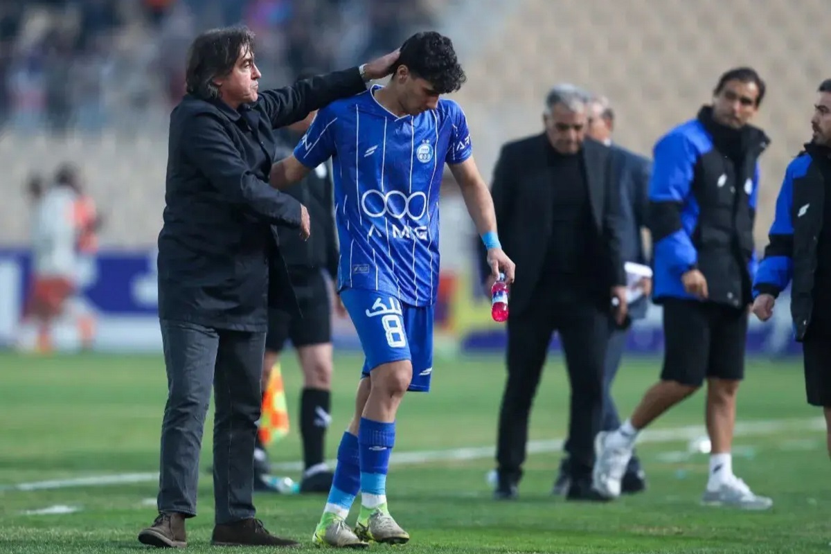 استقلال و برخورد دو وجهی با منافع ملی فوتبال؛ «کلیش واس ماس» استقلال و برخورد دو وجهی با منافع ملی فوتبال؛ «کلیش واس ماس»