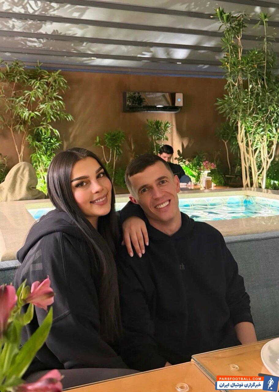 کافه‌گردی یاسر آسانی ستاره آلبانیایی استقلال با همسرش در تهران