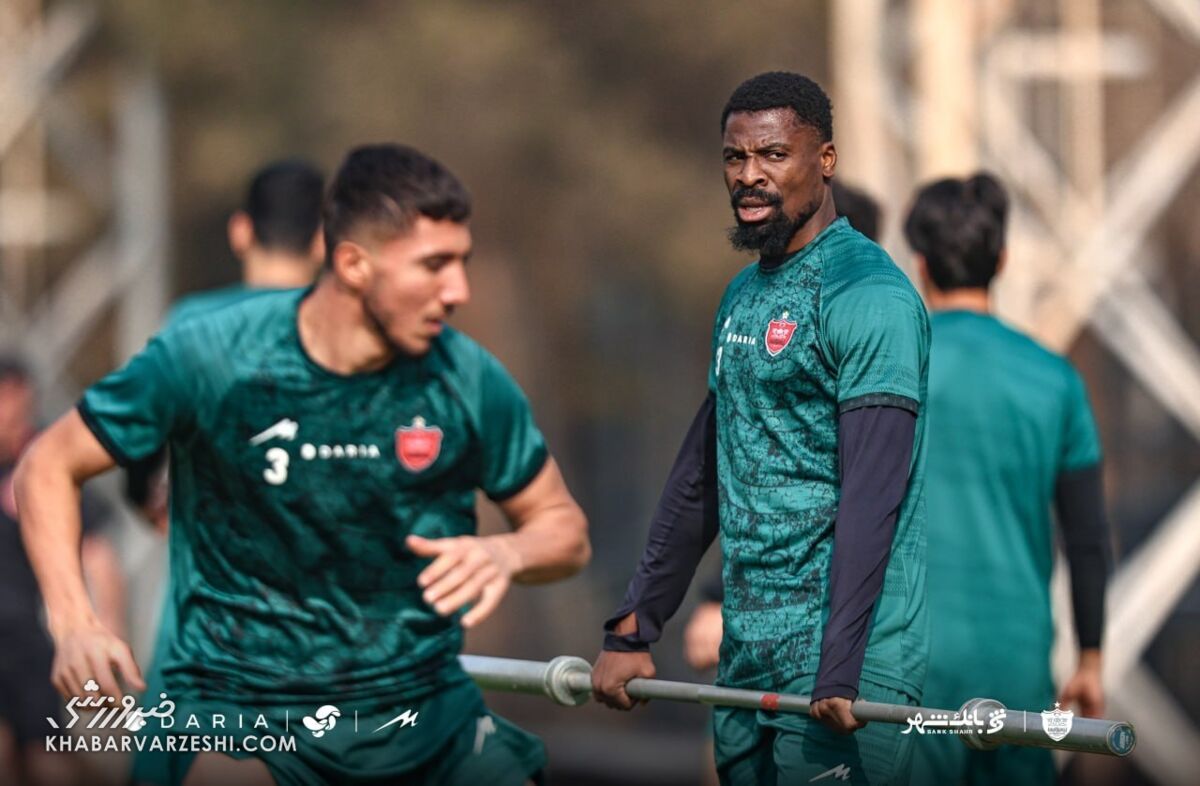 414307 ۳ ستاره کلیدی پرسپولیس به استقلال میرسند؟/ یک نفر قبل دربی جدا شد و رفت! +عکس