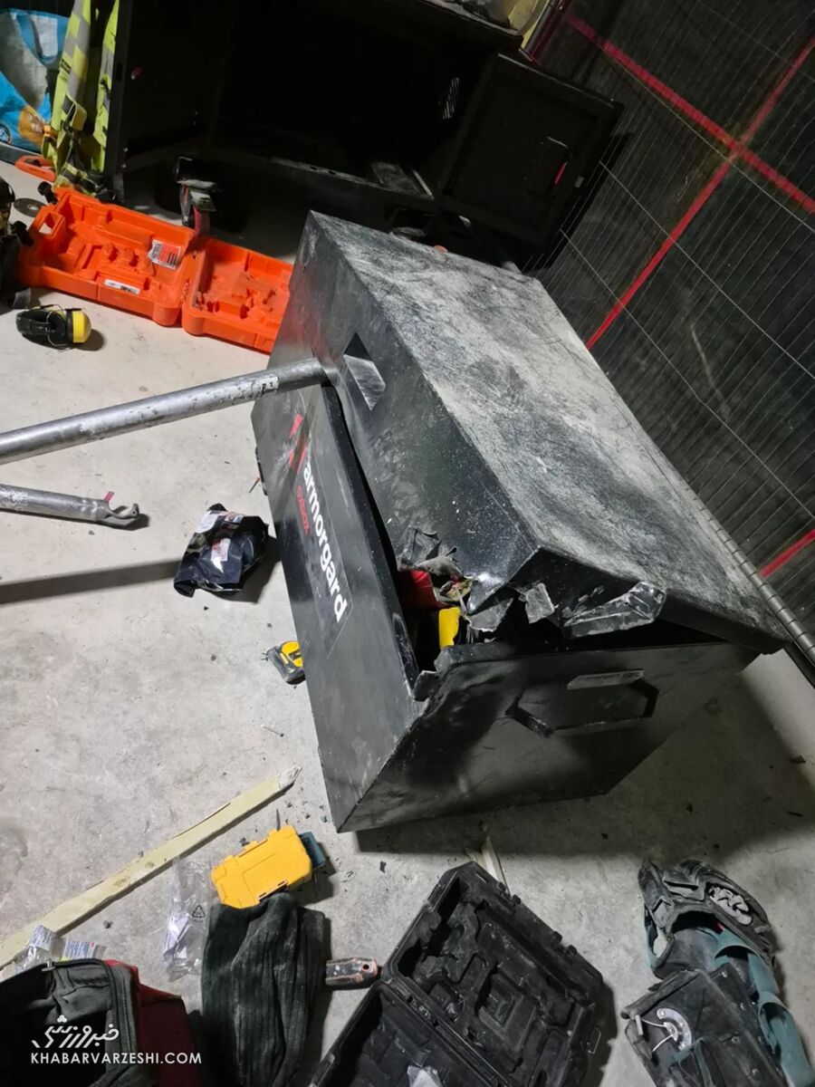 414470 سرقت از مقر مرسدس