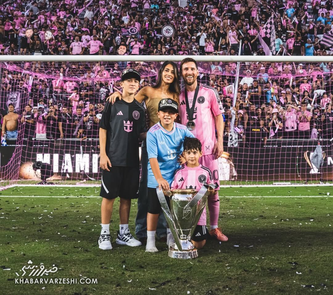 415158 مسی و خانواده