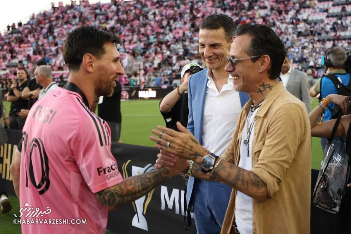 415192 مارک آنتونی در کنار لیونل مسی