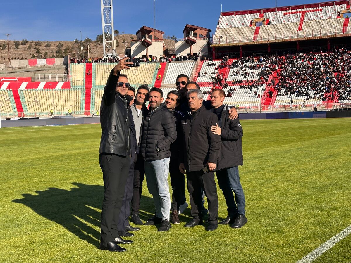 416799 سلفی داوران تراکتور پرسپولیس