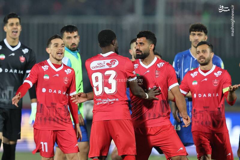 ماجرای درگیری اوریه و کنعانی زادگان در پایان دربی +عکس و فیلم