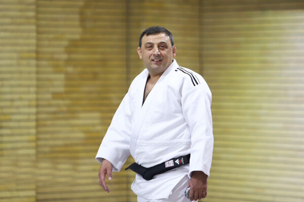 ممدُف: مردم آذربایجان پزشکیان را دوست دارند/ملاک انتخاب را تغییر دادیم