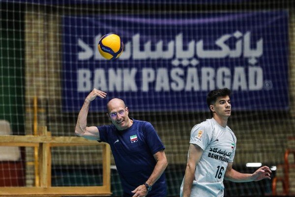 پیاتزا در مورد جزئیات تغییرات صحبت نکرده/مومنی مقدم تنها گزینه نیست