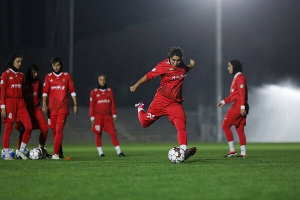 5731831-1 کنایه سرمربی سابق پرسپولیس به قرمزها/ تیم بدون ساختار نامزد سقوط است!