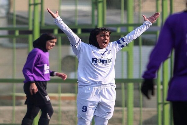 جمعه داغ تهران با جدال پرسپولیس و ایستا؛ تلاش گل گهر برای رسیدن به صدر