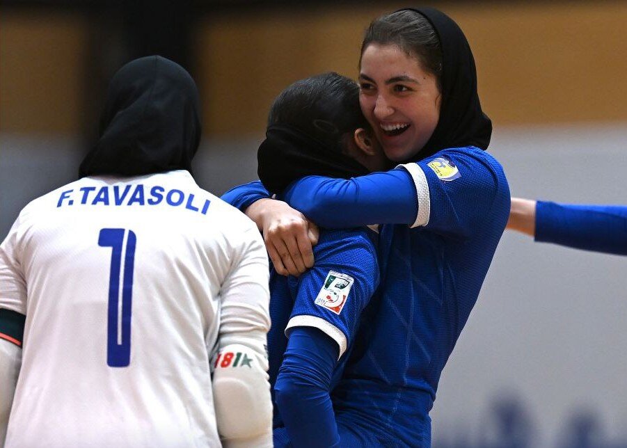 5811355 توصیه سرمربی استقلال به فدراسیون: نسل جدید فوتسال زنان باید دیده شود