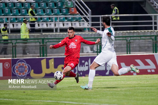5816680 تلاش مدعیان لیگ برتر قبل از جنگ حذفی/دوئل غیرمستقیم پرسپولیس و تراکتور