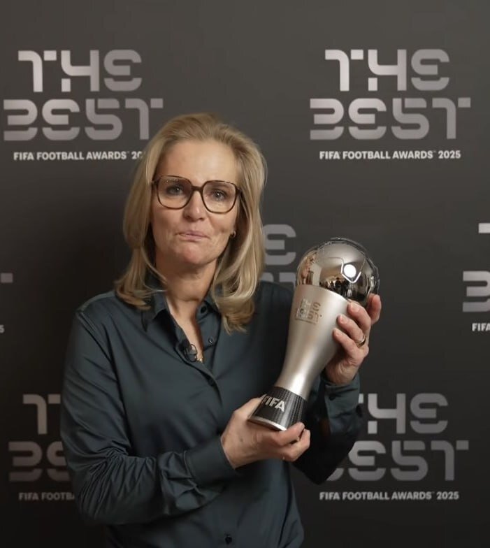 5828959 دمبله بهترین بازیکن سال فیفا شد