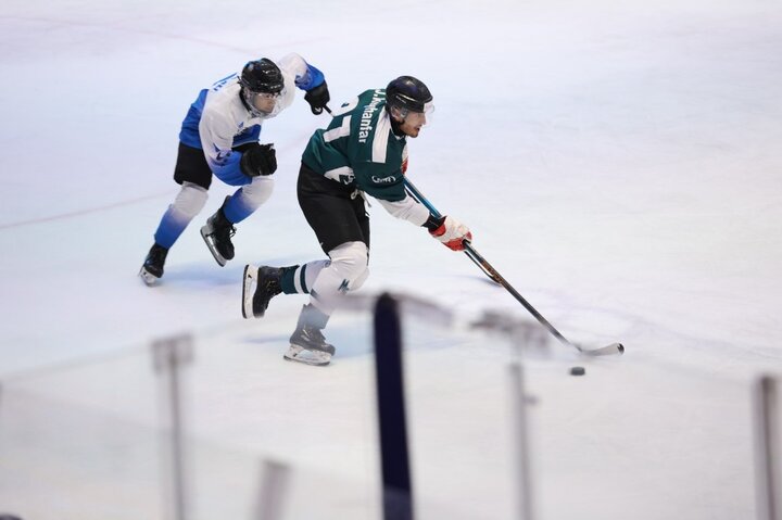 فعالیت ۲۰۰ بازیکن در لیگ هاکی روی یخ/ جدال جذاب ۸ تیم برای قهرمانی