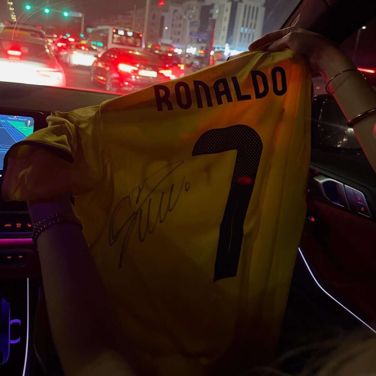 6339284-2 عکس از پیراهن کریستیانو رونالدو برای شیدا مقصودلو