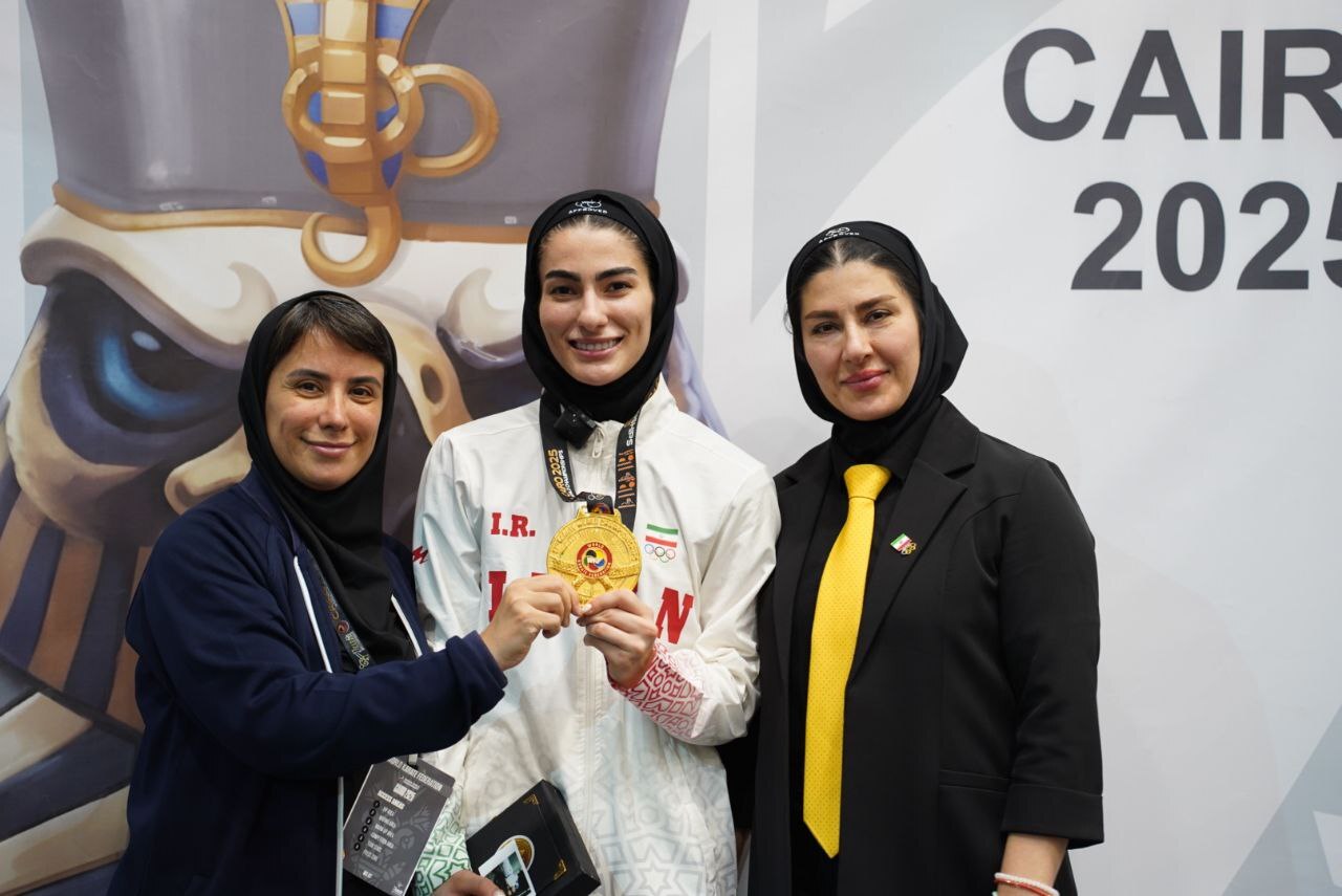 گلشادنژاد: زیاد غُر میزدم، اما زنگنه اجازه نمیداد حرف اضافی بزنم/ با سختگیریهای او قهرمان جهان شدم گلشادنژاد: زیاد غُر میزدم، اما زنگنه اجازه نمیداد حرف اضافی بزنم/ با سختگیریهای او قهرمان جهان شدم