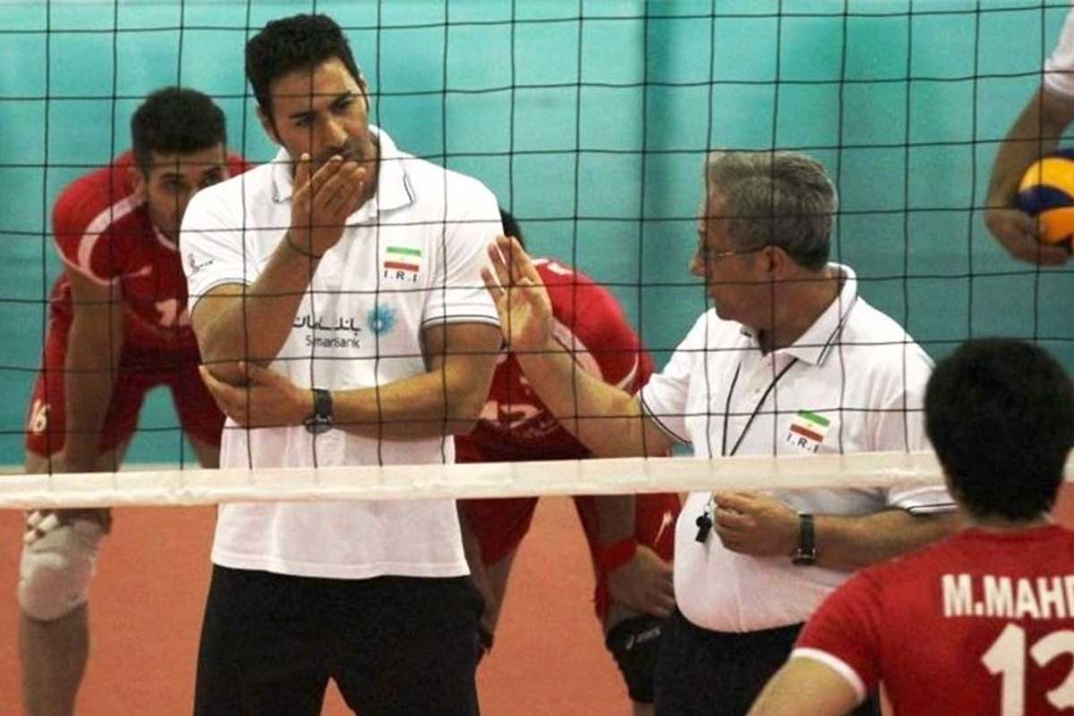 احمد مساجدی در کنار خولیو ولاسیکو در تیم ملی والیبال ایران