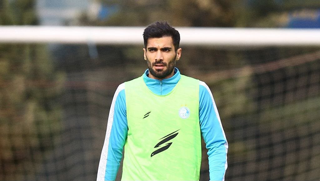 aref_aghasi_esteghlal_training-1 عکس از عارف آقاسی مدافع استقلال در تمرین