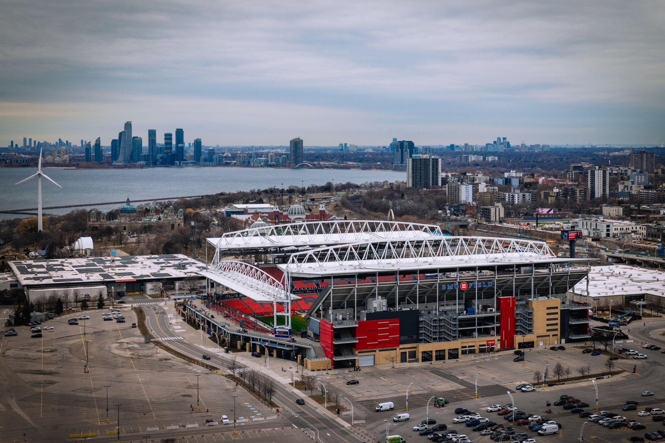ورزشگاه بی ام او واقع در تورنتو