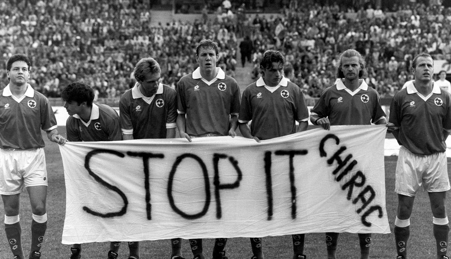 chirac-titel-1536x884-1 اعتراض بازیکنان تیم ملی سوئیس به تصمیمات ژاک شیراک