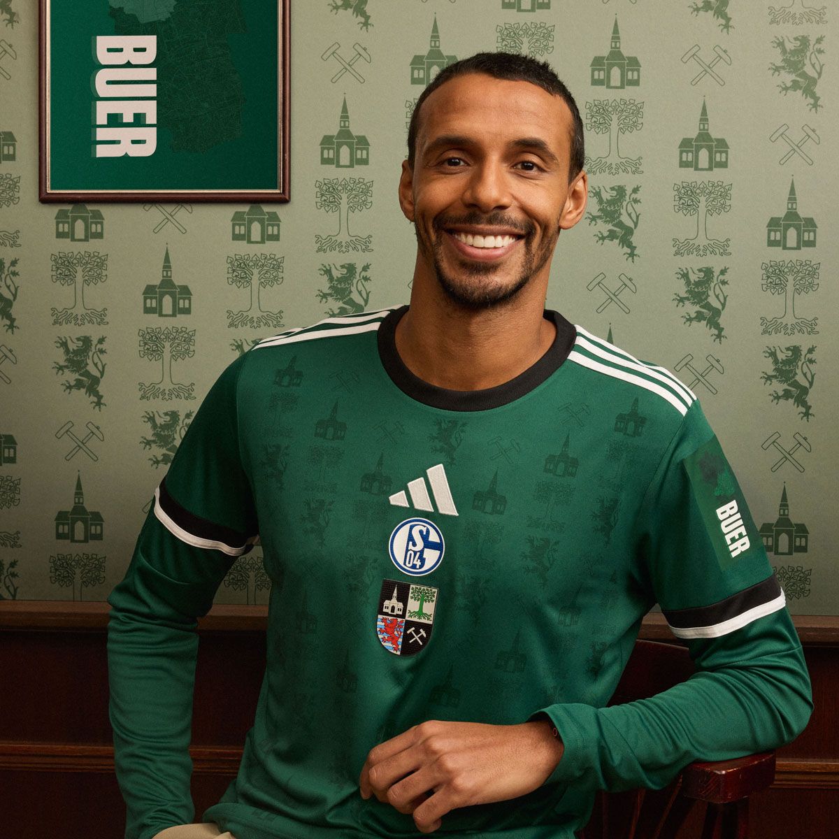 img_20251209_205317_153 جوئل ماتیپ مدافع سابق لیورپول با پیراهن ویژهی شالکه ۰۴