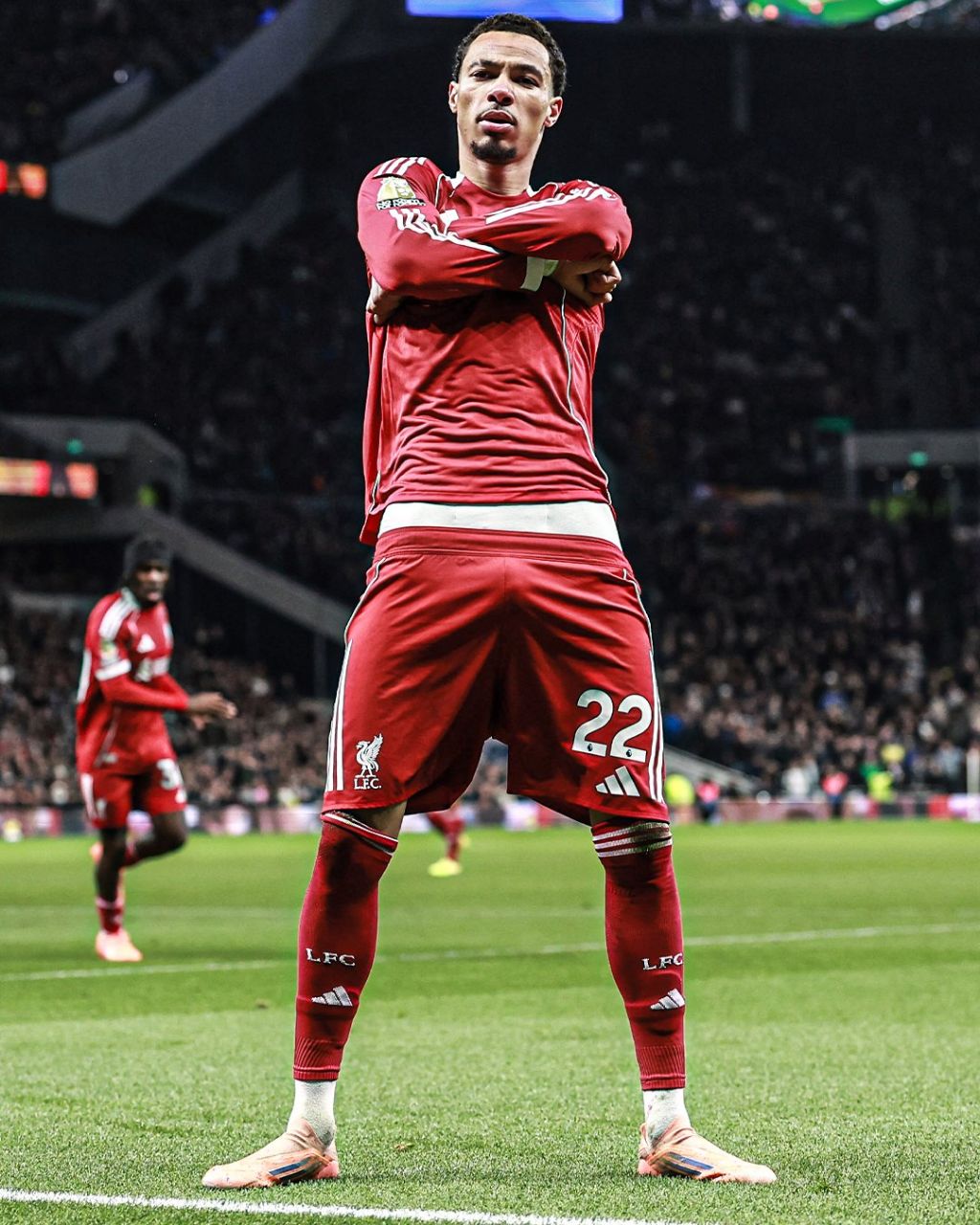 img_20251221_002959_397 پیام اکیتیکه به امباپه وسط بازی لیورپول و تاتنهام