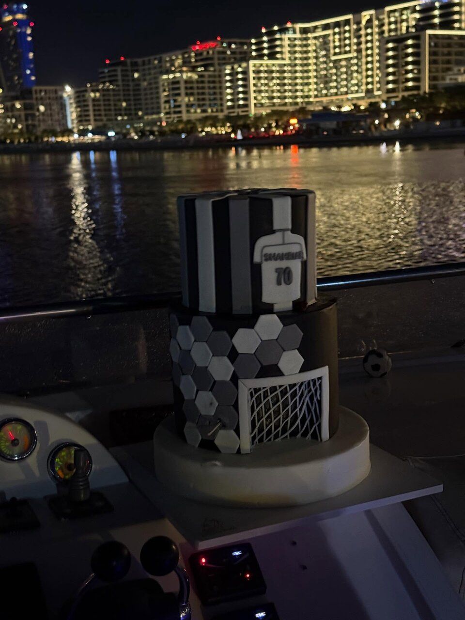 عکس از جشن تولد شهریار مغانلو