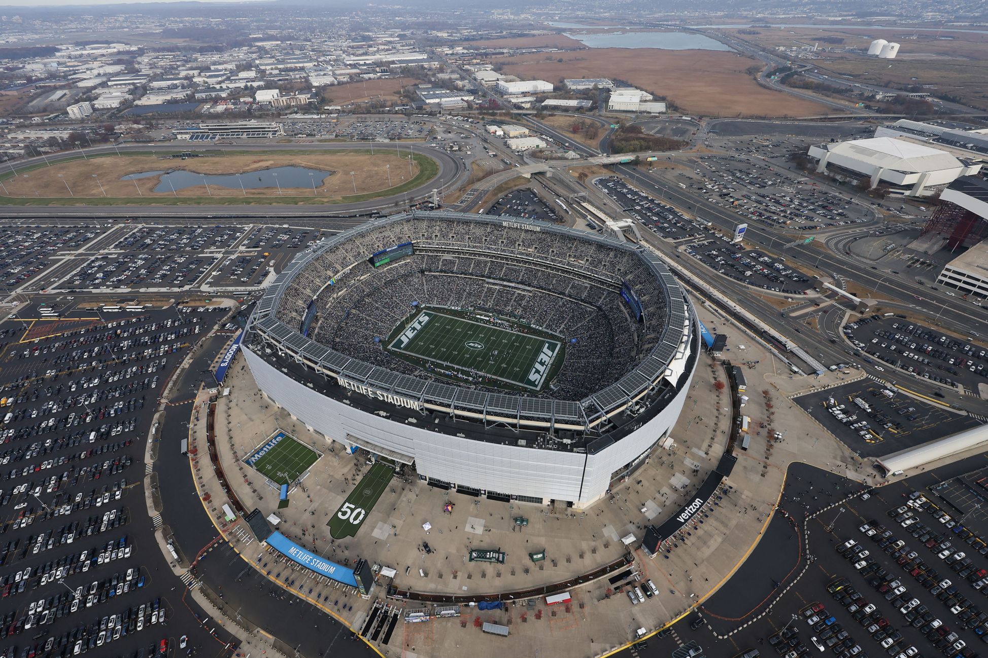 ورزشگاه مت لایف واقع در ایست رادرفورد