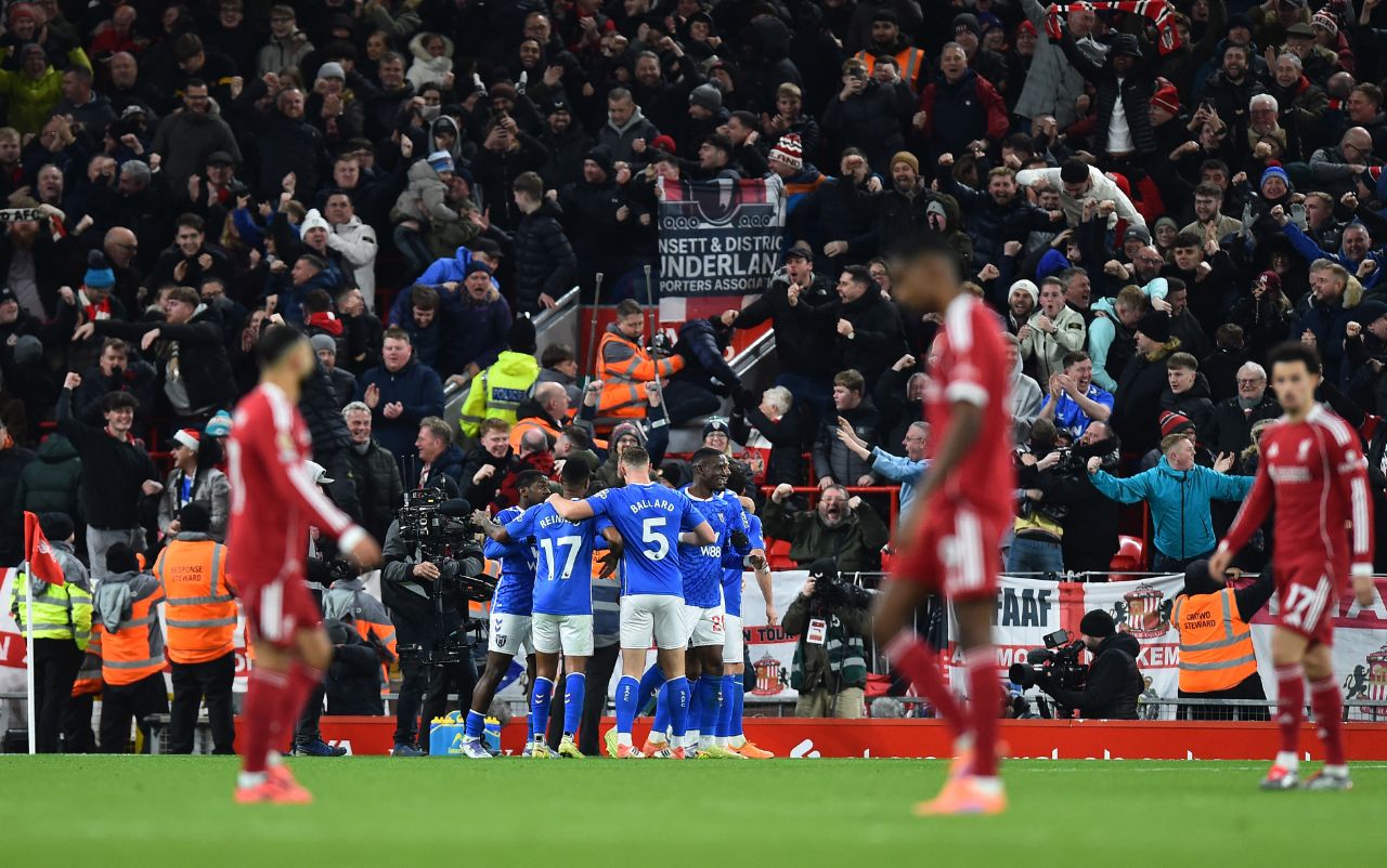 photo_2025-12-04_01-34-52 بازیکنان لیورپول و ساندرلند - لیگ برتر انگلیس