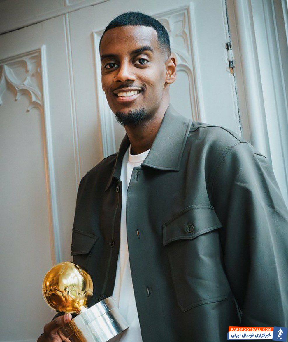 الکساندر ایساک ستارهخ لیورپول برنده عنوان مرد سال فوتبال سوئد