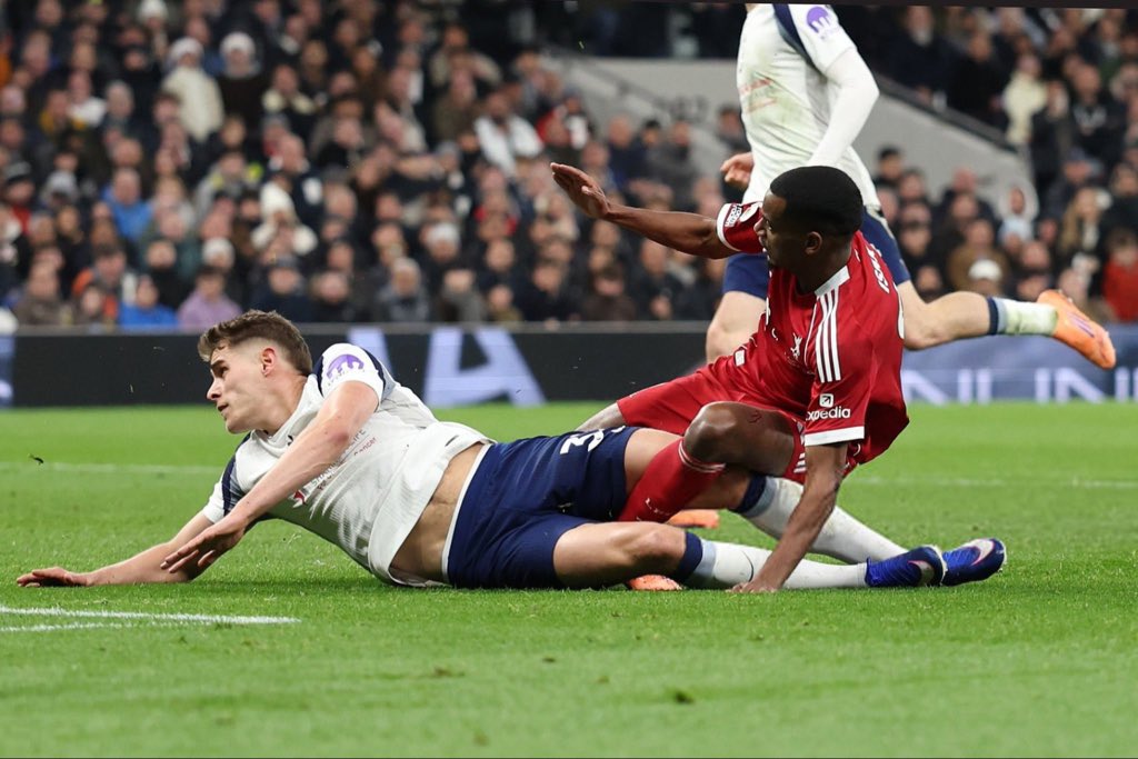 مصدومیت شدید الکساندر ایساک