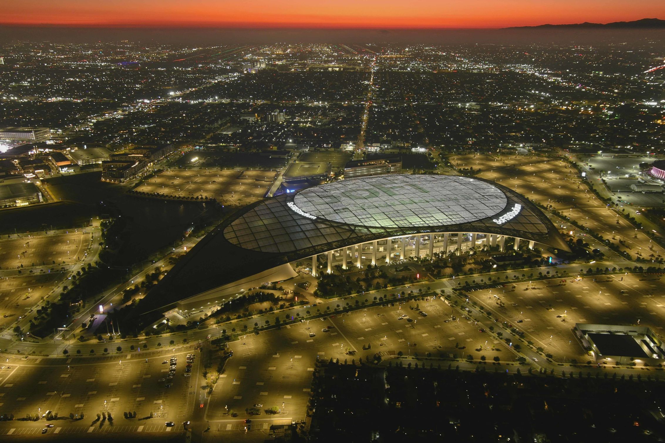 ورزشگاه سوفای واقع در اینگلوود