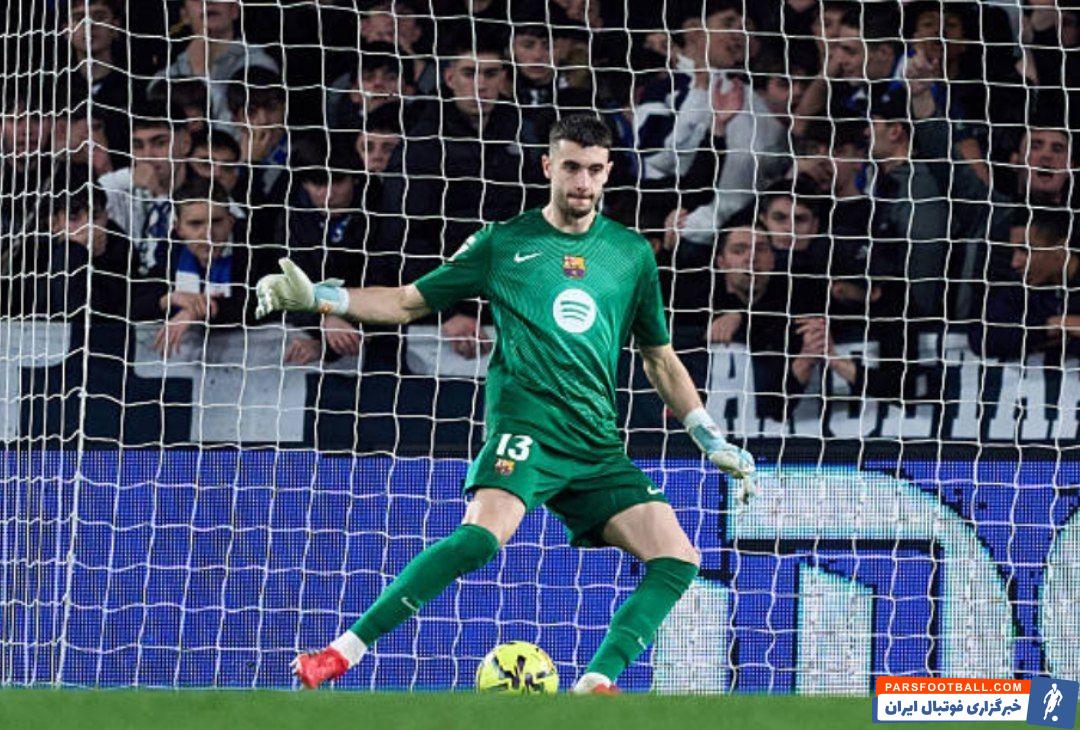 خوان گارسیا بدون آستین بلند در دمای 07 درجه پراگ در لیگ قهرمانان اروپا