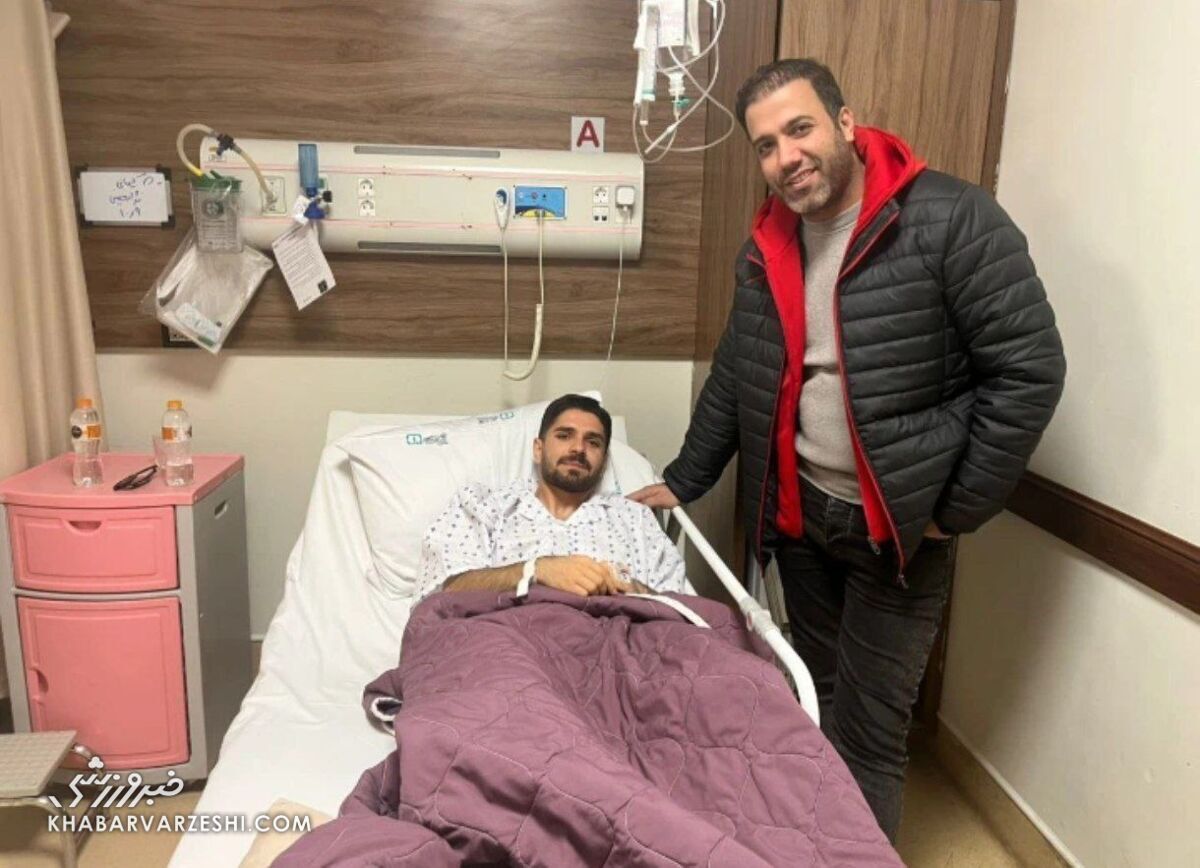 اولین تصویر از محمد عمری بعد از جراحی زانو