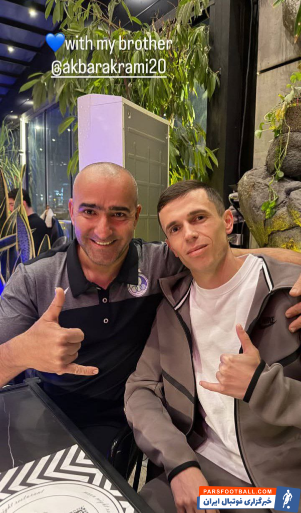 تهیه یک دستگاه خودرو توسط یاسر آسانی برای اکرمی یکی از اعضای تیم تدارکات استقلال