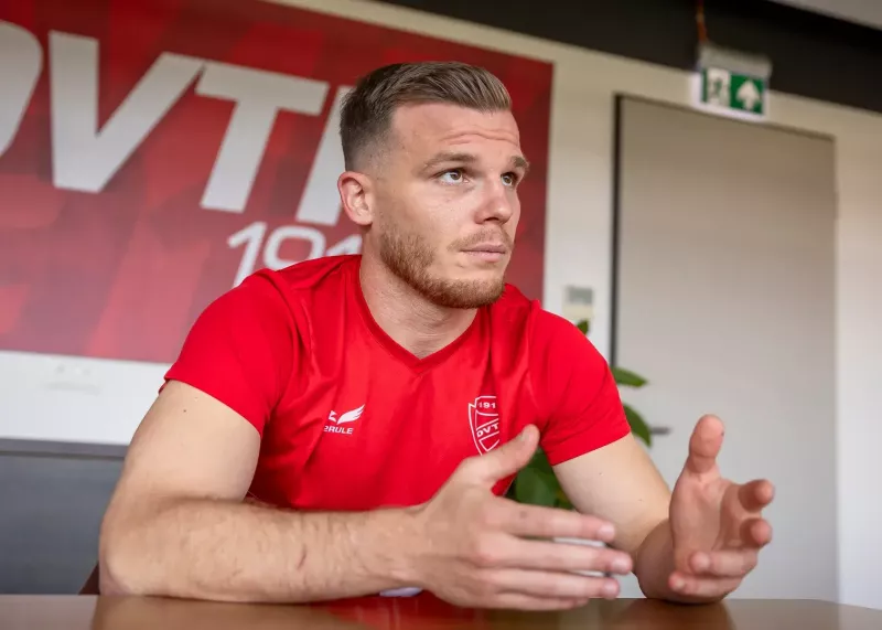 تعجب بازیکنان پرسپولیس از آمادگی بالای دنیل گرا برای بازی با فولاد