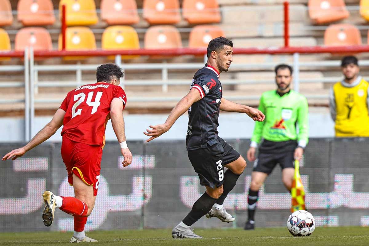 علی علیپور در دیدار پرسپولیس مقابل فولاد - لیگ برتر - فوتبال ایران