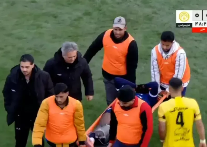 مصدومیت شدید اریک بایناما هافبگ گل گهر در دیدار برابر فجرسپاسی