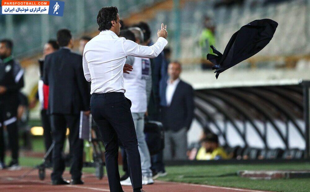 عکس| پرواز کت مشکی فرهاد مجیدی در ورزشگاه آزادی