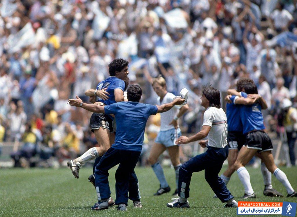 مهمترین پیراهن تاریخ فوتبال دست چه کسی بود؟/عکس