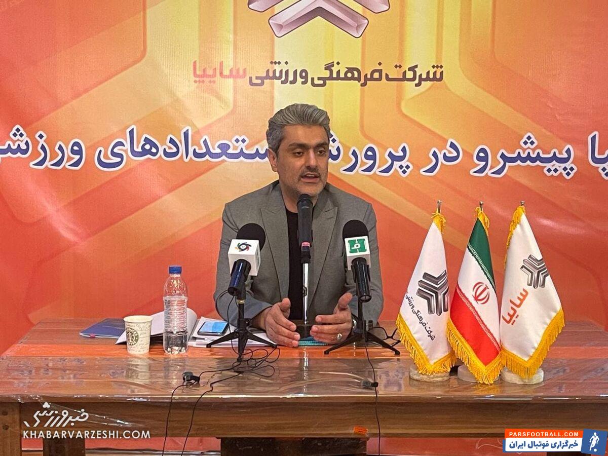 شنیده ام او قبلا مدیرعامل سایپا بوده و تیمش هم سقوط کرده است/ انگار تو بازیکن تیم ملی بودی و من بقالی داشتم!