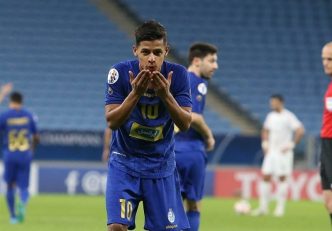 مهدی قایدی در آغوش محمدرضا خلعتبری