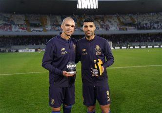 عذرخواهی طارمی پس از انتخاب بهعنوان بهترین بازیکن دیدار با گیمارش ؛ تعجب پهپه از اقدام مهاجم ایرانی