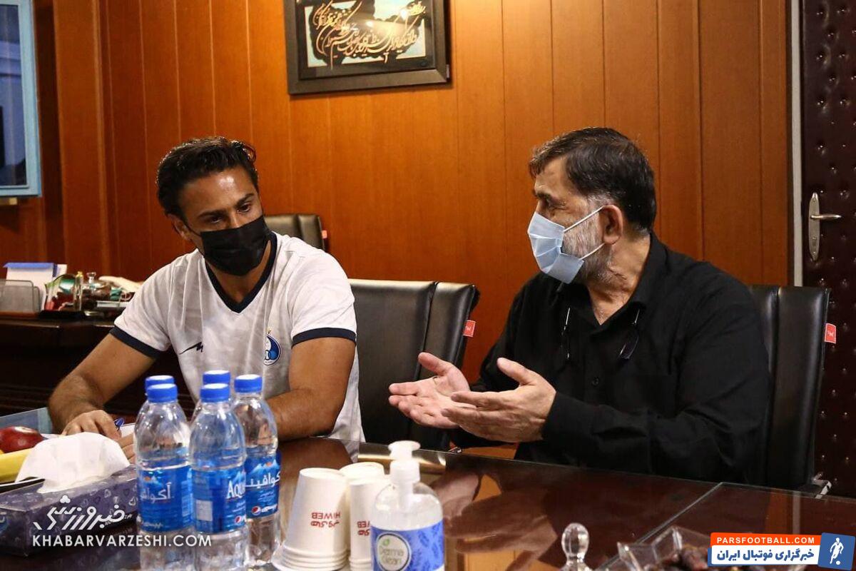 خداکند تلافی این دعواها را سر استقلال نیاورند/ این هوادار دیگر تاب جام نگرفتن را ندارد/ ماجرای فرهاد مجیدی باید هر چه زودتر تمام شود!