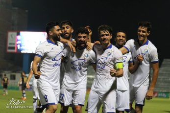 متین کریم زاده در برابر استقلال