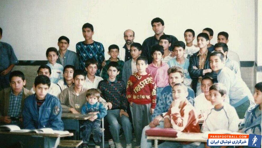 عابدزاده و استقلالی‌ها پشت نیمکت مدرسه!/عکس