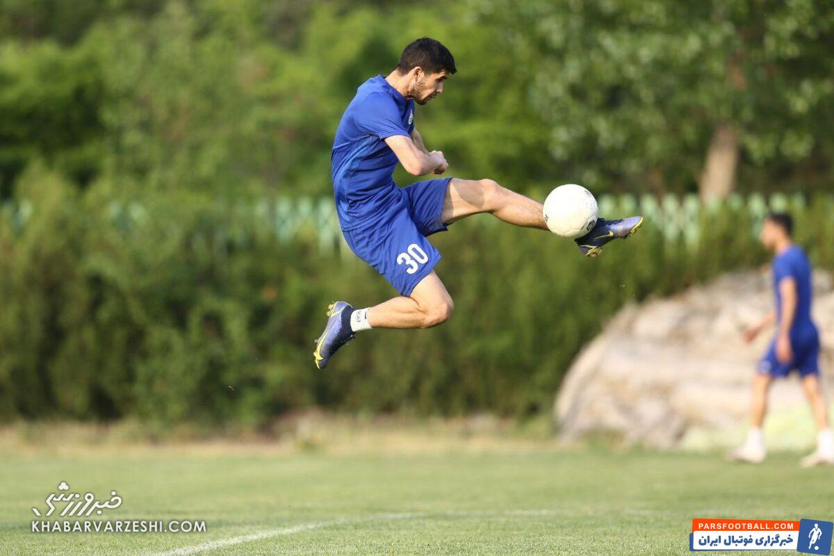 عکس| حرکت نمایشی آمانوف مقابل چشمان فرهاد مجیدی