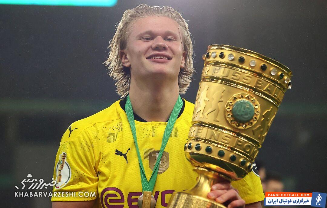 مسیر پیشرفت خطرناک‌ترین مهاجم فوتبال؛ که پدرش بازیکن بود و مادرش قهرمان هفت‌گانه/ تصاویر جالب از کودکی و خانواده او را ببینید