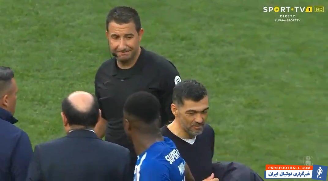 تصاویر | اقدام دور از شان سرمربی پورتو بعد از شکست در بازی جنجالی/ سر کار گذاشتن داور بازی با حرکت تمسخرآمیز