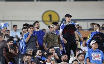 استقبال عجیب هوادارن استقلال از اسکوچیچ ؛ کارلوس کی روش در آزادی تشویق شد !