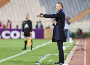 یحیی گل محمدی سرمربی پرسپولیس : داور دربی برای همان کسانی سوت زد که دست های فراقانونی برای انتخابش داشتند !