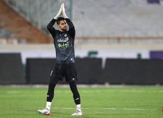 سید حسین حسینی : بهتر است برخی دوستان به فکر تیم خودشان باشند ؛ داور بازی با پیکان را تحت فشار گذاشته بودند و سیلوا را اخراج کرد